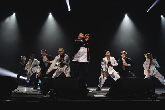 &Rcy;&ucy;&kcy;&icy; &Vcy;&vcy;&iecy;&rcy;&khcy;&excl;