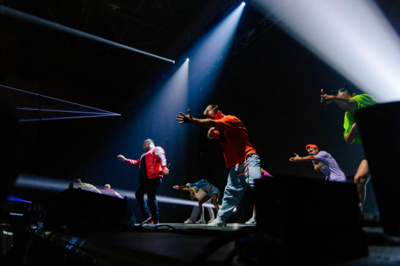 &Rcy;&ucy;&kcy;&icy; &Vcy;&vcy;&iecy;&rcy;&khcy;&excl;