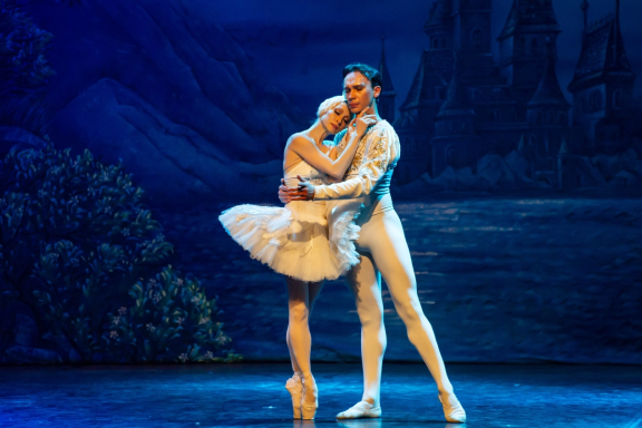 &Bcy;&acy;&lcy;&iecy;&tcy; &laquo;&Lcy;&iecy;&bcy;&iecy;&dcy;&icy;&ncy;&ocy;&iecy; &ocy;&zcy;&iecy;&rcy;&ocy;&raquo;