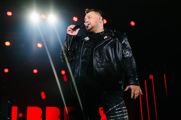 &Rcy;&ucy;&kcy;&icy; &Vcy;&vcy;&iecy;&rcy;&khcy;&excl;