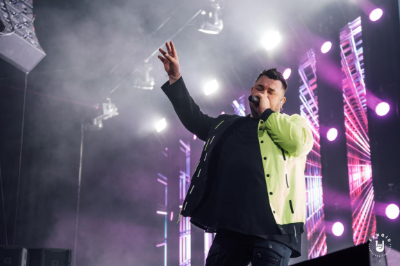 &Rcy;&ucy;&kcy;&icy; &Vcy;&vcy;&iecy;&rcy;&khcy;&excl;